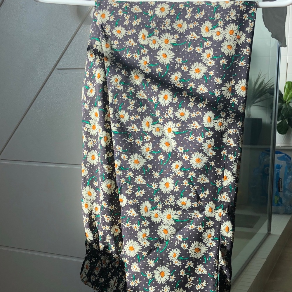 BUNDLE ~ Daisy + Patterned Pants - Picture 3 of 4